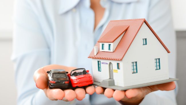 protégez votre véhicule contre les intempéries avec notre assurance auto dédiée aux orages et à la grêle. bénéficiez d'une couverture complète pour faire face aux dégâts causés par les aléas climatiques. faites le bon choix pour votre tranquillité d'esprit sur la route.