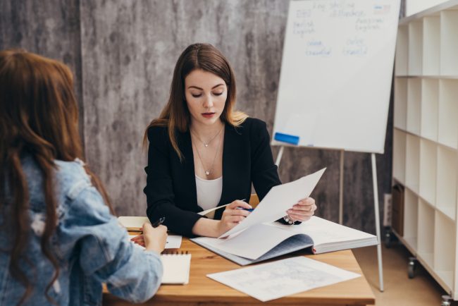découvrez comment la hausse des coûts d'assurance impacte le leasing social en france, ses conséquences sur les bénéficiaires et les solutions envisagées pour limiter l'augmentation des tarifs.