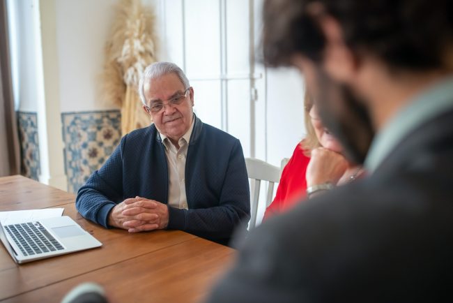 découvrez comment la médiation en assurance aide à résoudre rapidement et efficacement les litiges entre assurés et compagnies d'assurance, en favorisant un dialogue constructif et impartial.