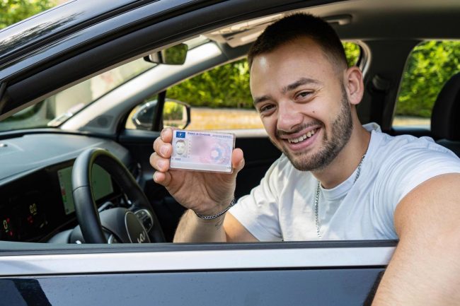 découvrez les meilleures offres d'assurance auto pour 2025 et bénéficiez de garanties adaptées à vos besoins au meilleur prix.