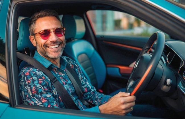 découvrez pourquoi les tarifs des assurances pour voitures électriques connaissent une hausse inattendue et comment cela impacte les conducteurs.